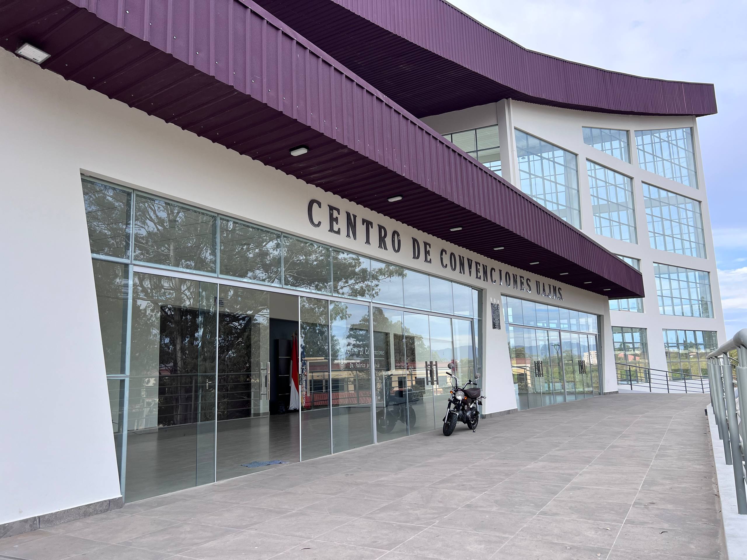 Centro de Convenciones UAJMS